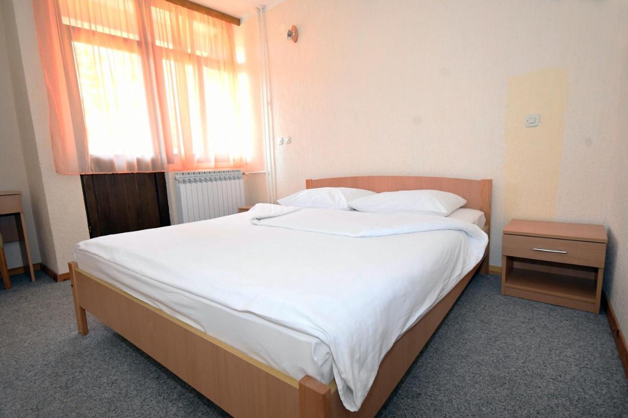 Mladost Hotel 3*