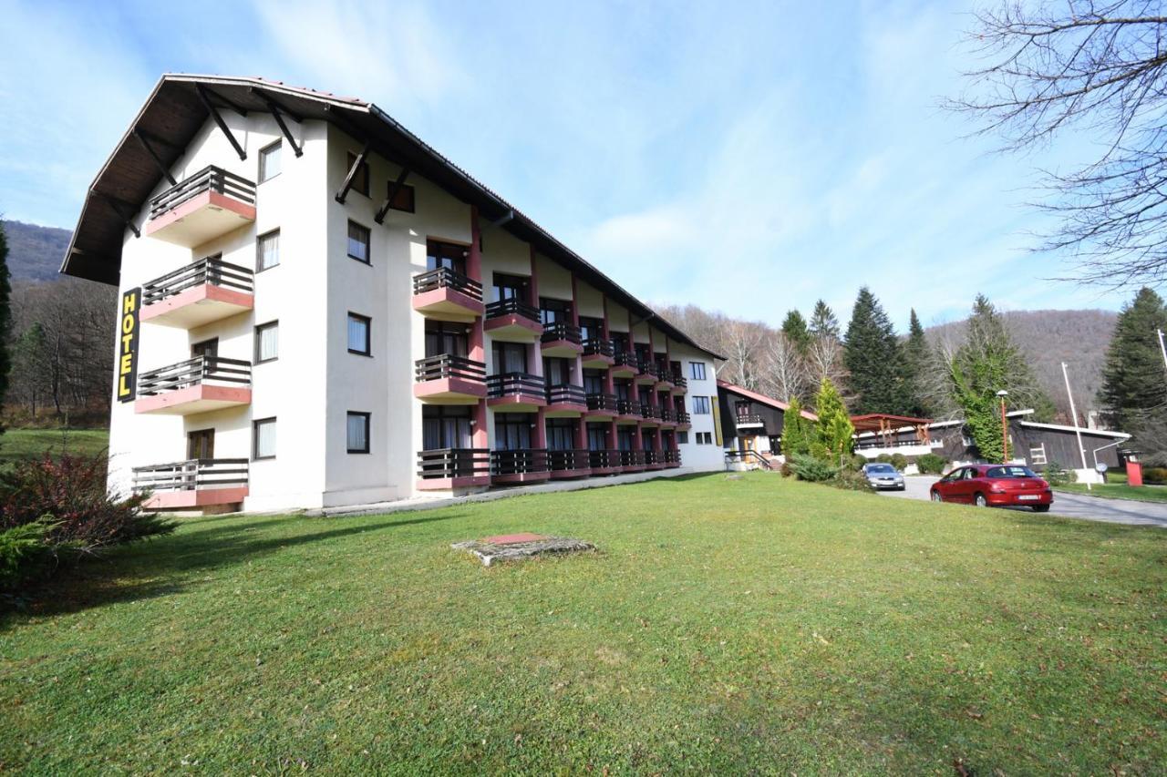 Mladost Hotel 3*